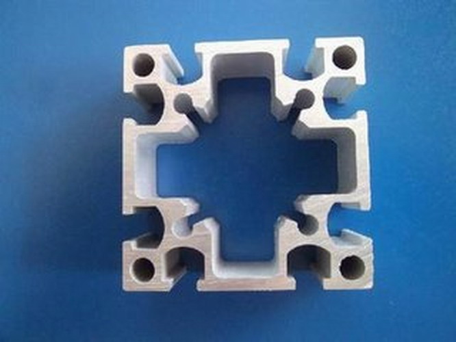 低價供應(yīng)各種規(guī)格的鋁型材